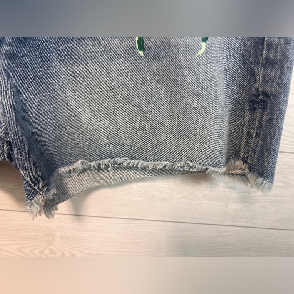 7 For All Mankind Women’s Painted Denim Shorts • Size 29” Waist • Raw Hem - Picture 9 of 13